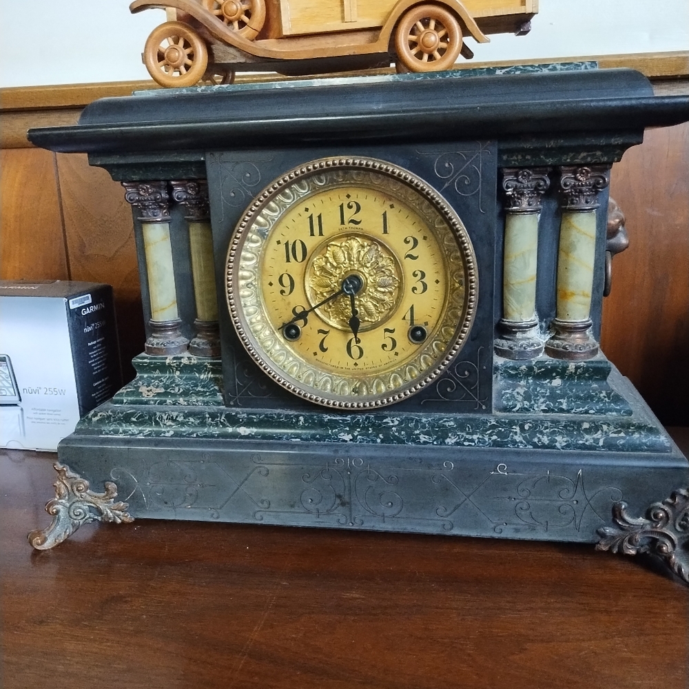 Mantle Clock - Vintage